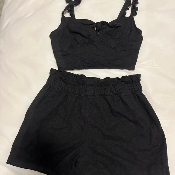 Express two piece linen set tie crop top and shorts - Picture 1 of 3